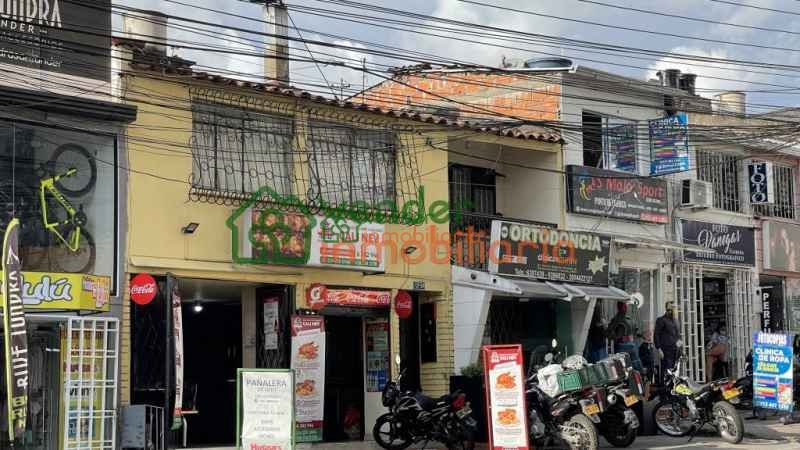 CASA EN VENTA FLORIDABLANCA - LAGOS 1 CENTRO COMERCIAL CARACOLI