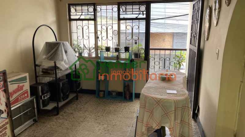 CASA EN VENTA FLORIDABLANCA - LAGOS 1 CENTRO COMERCIAL CARACOLI