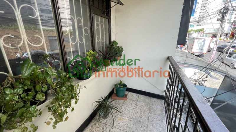 CASA EN VENTA FLORIDABLANCA - LAGOS 1 CENTRO COMERCIAL CARACOLI