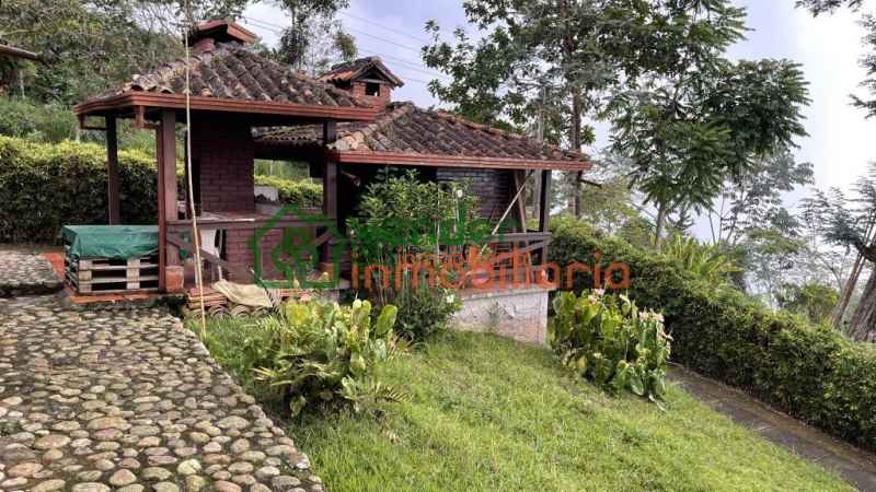 CASA CAMPESTRE EN VENTA BUCARAMAGA - ALTO DE LOS PADRES VEREDA VERICUTE